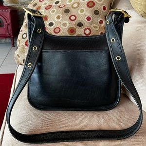 Vintage 99, Coach “ Legacy Zip” #9966 In Gorgeous Navy/Brass! No Hang Tag